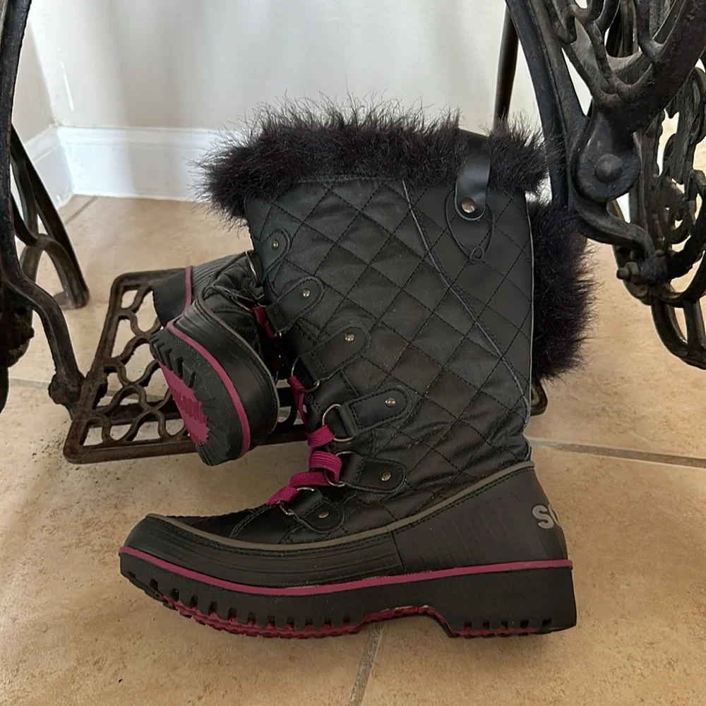 Sorel Black Purple Tivoli Twist Winter Boots for Women Size 7 Like New